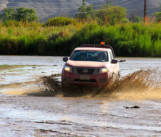 Traversee D Une Riviere En Namibie